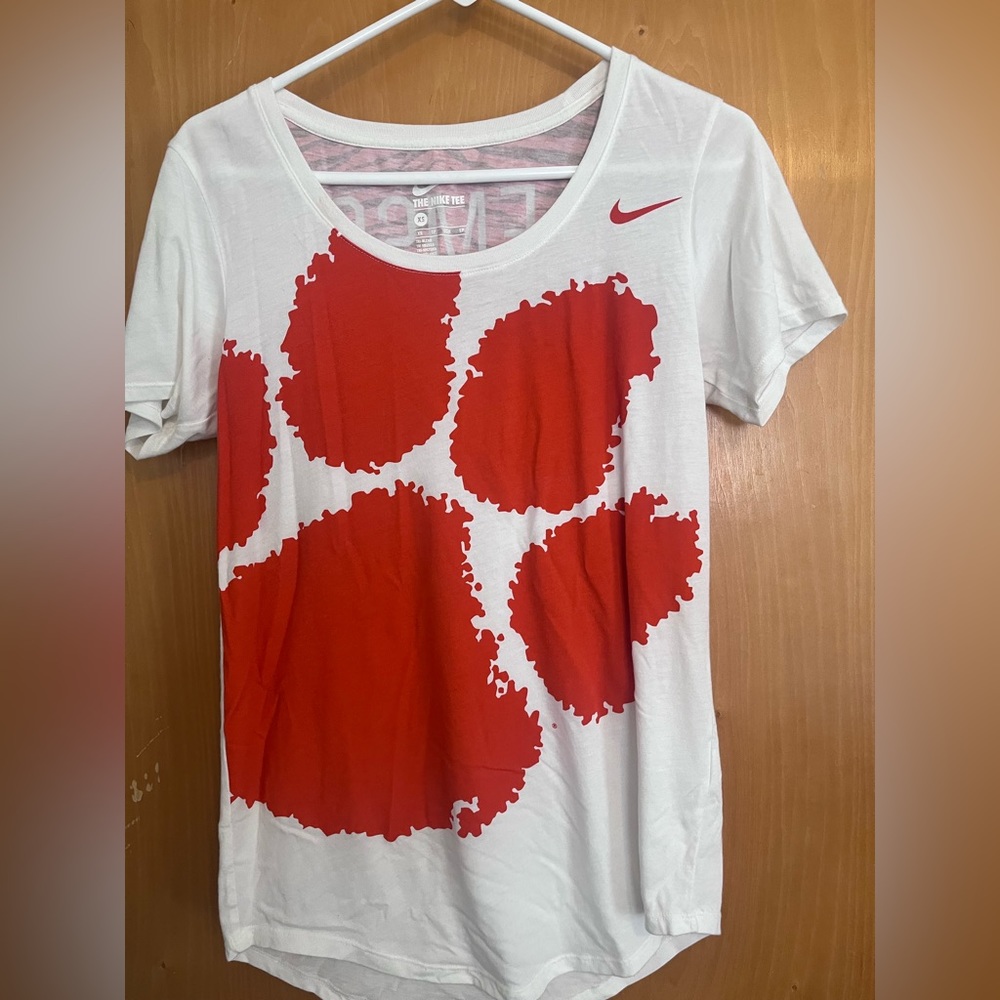 Women’s Nike Tee XS